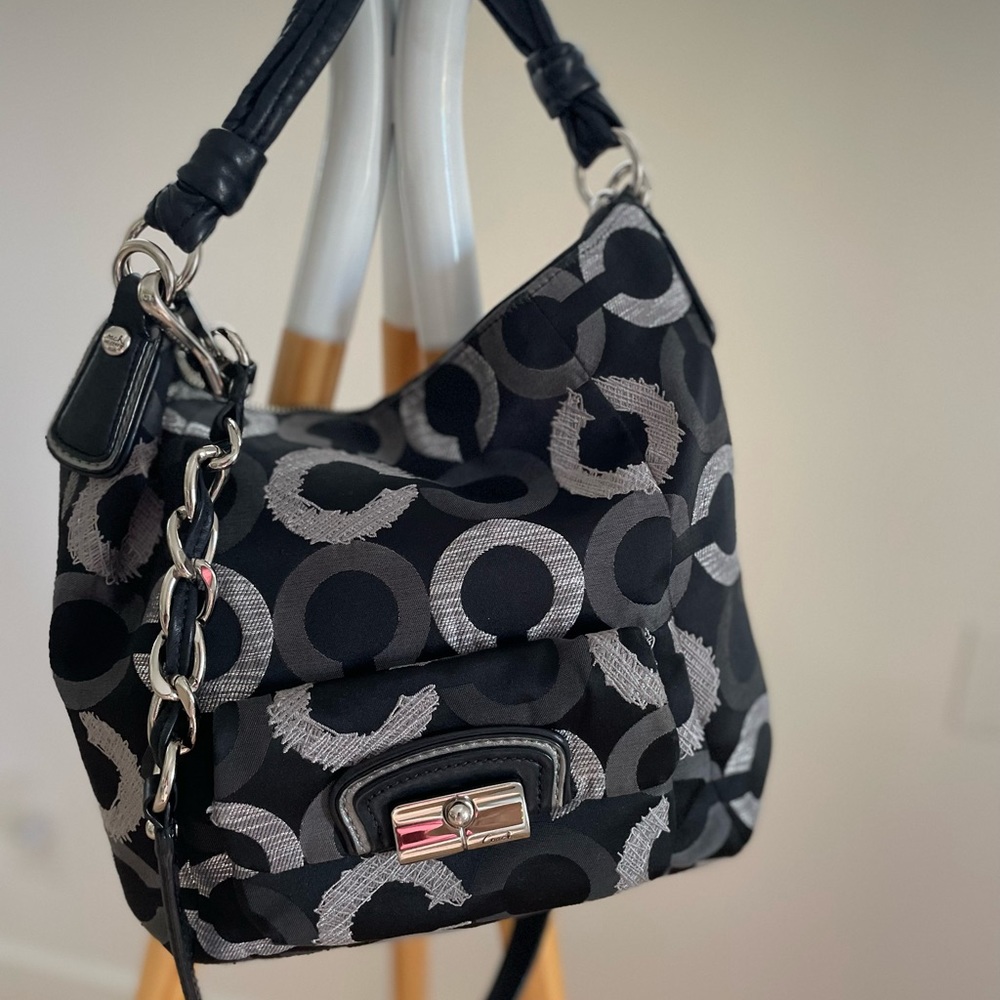 COACH Kristin print bag wear as Crossbody, Shoulder, or Handbag EUC